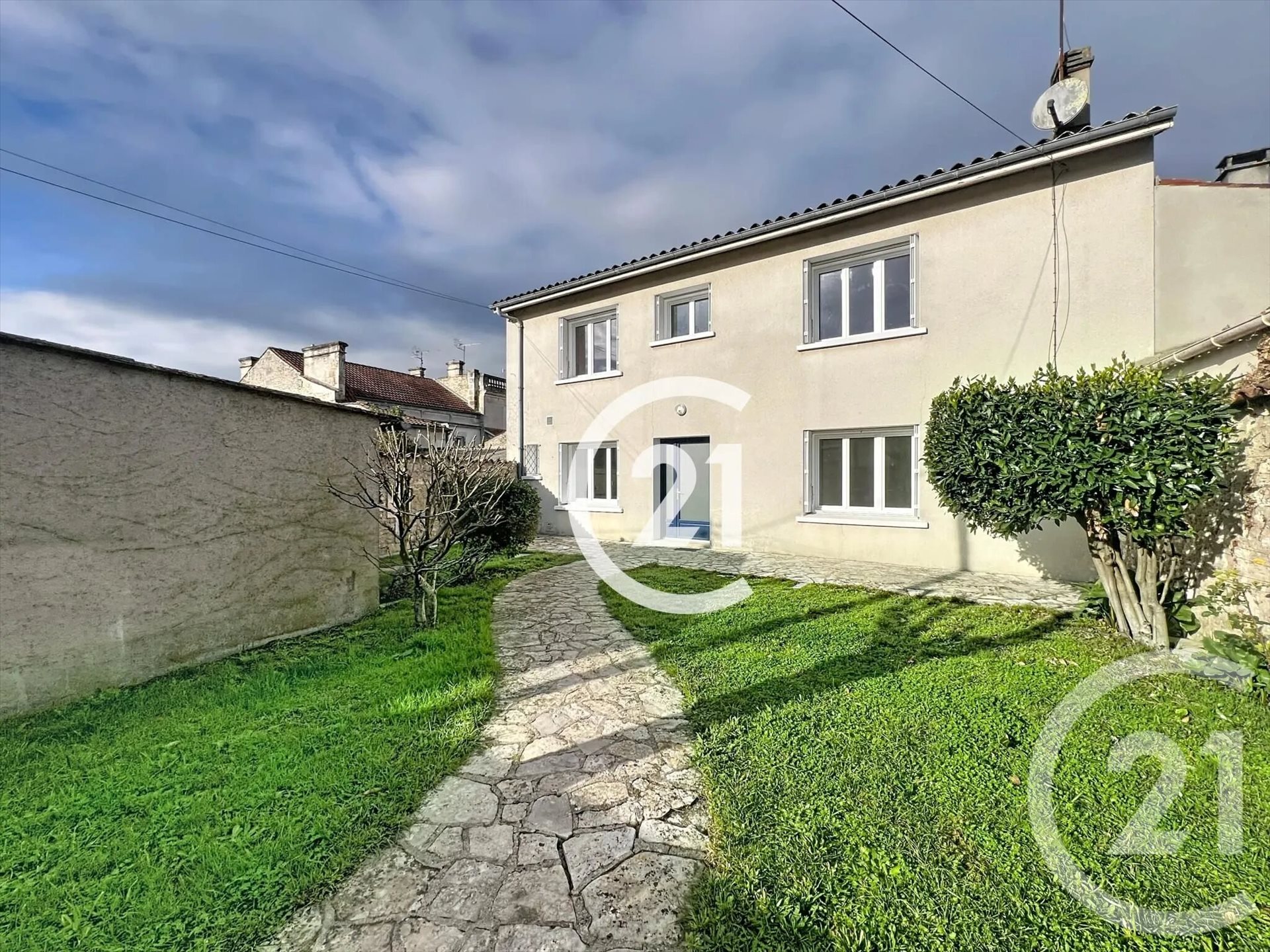 Maison à louer, 99m², Cognac
