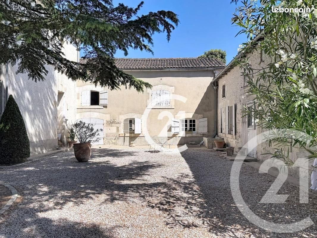 Maison à vendre, 223m², Châteaubernard