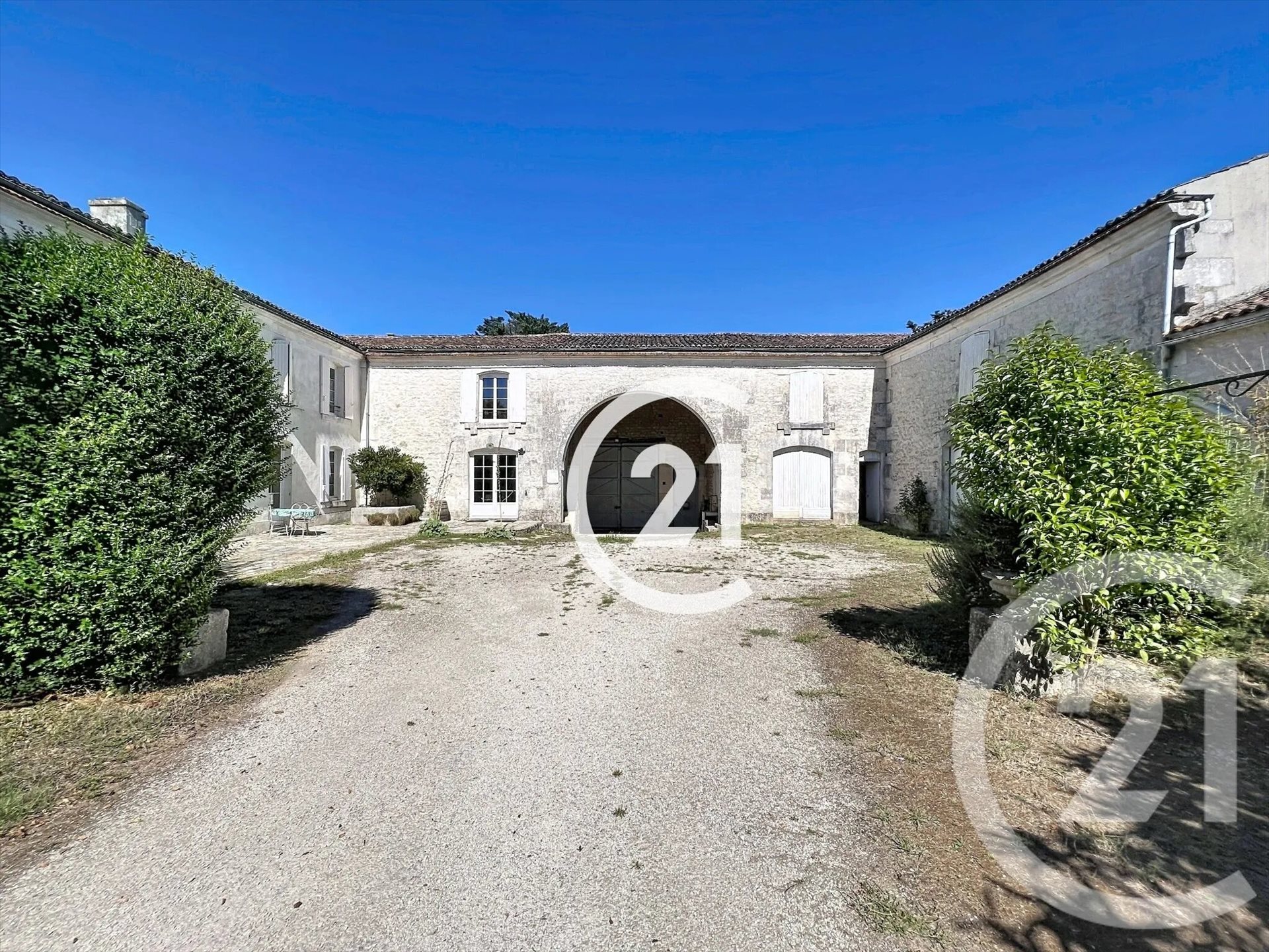 Maison à vendre, 308m², Louzac-Saint-André