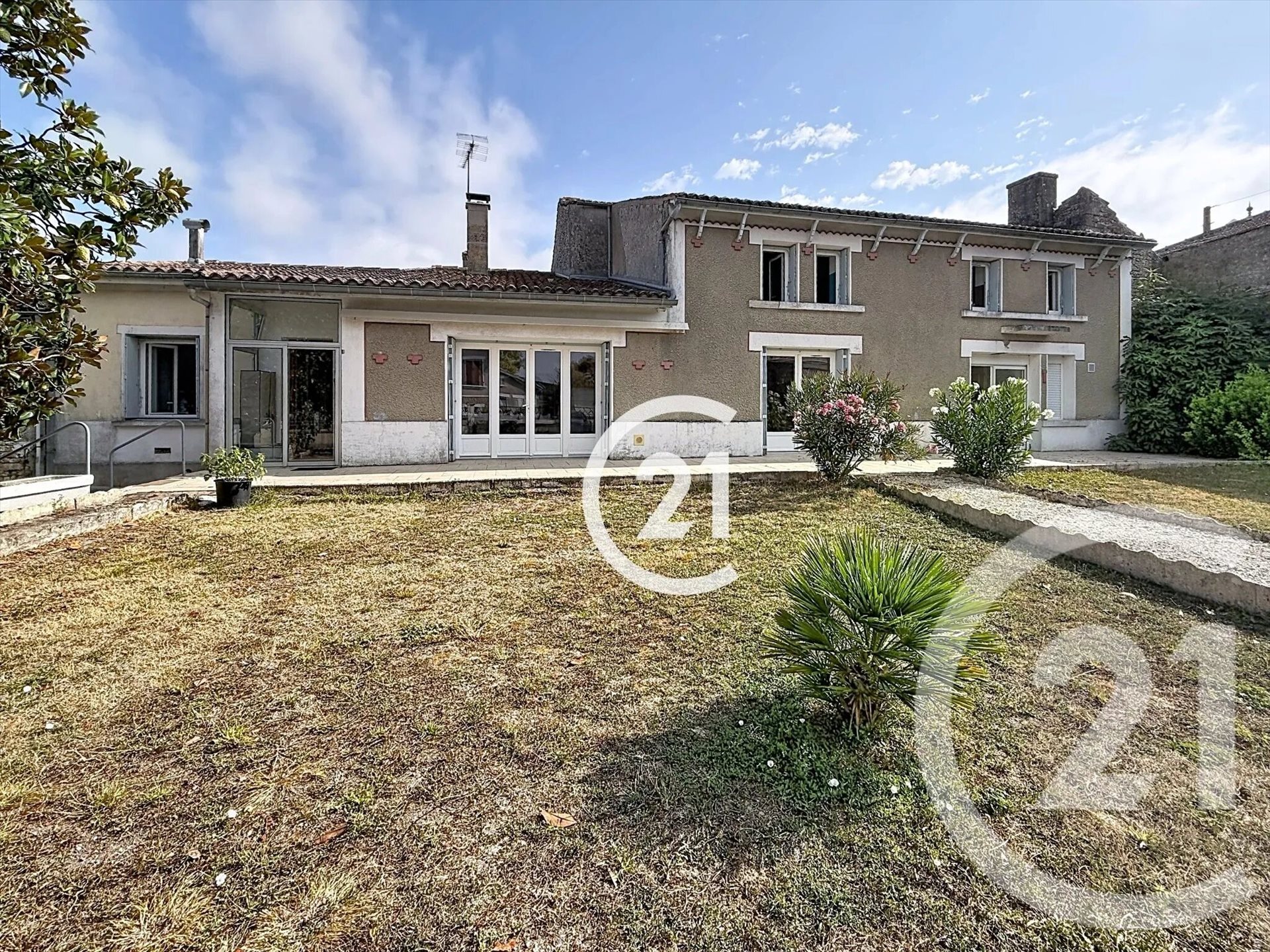 Maison à vendre, 169m², Juillac-le-Coq