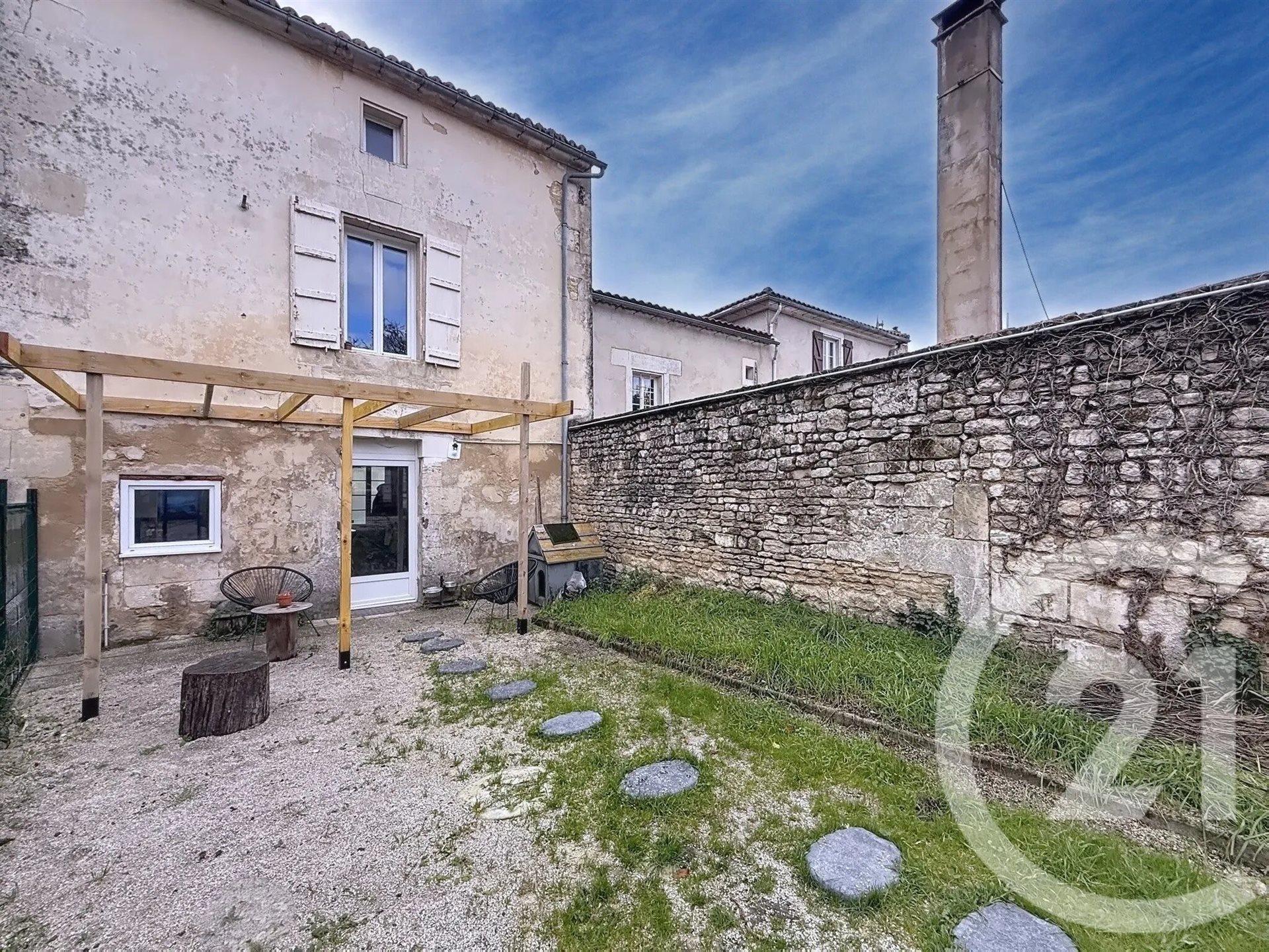 Maison à vendre, 102m², Hiersac