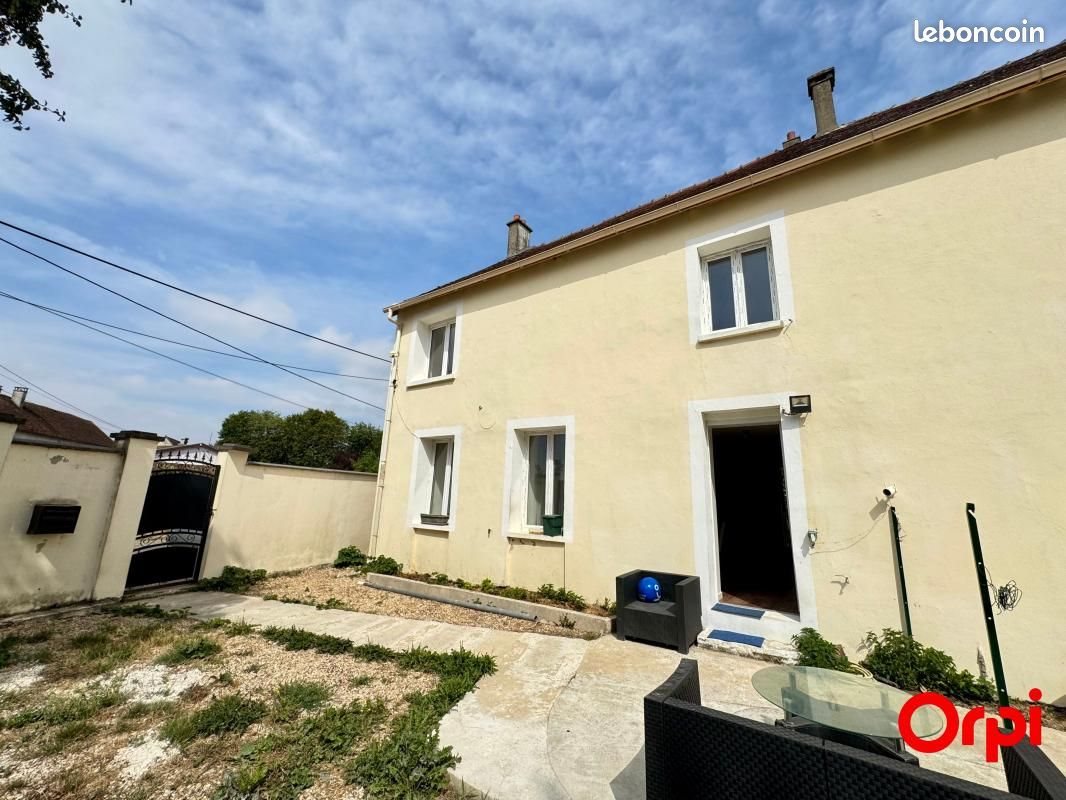 Maison à vendre, 79m², Verdelot