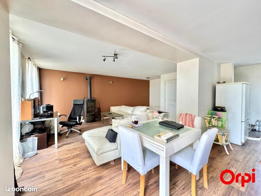 Maison à vendre, 79m², Verdelot