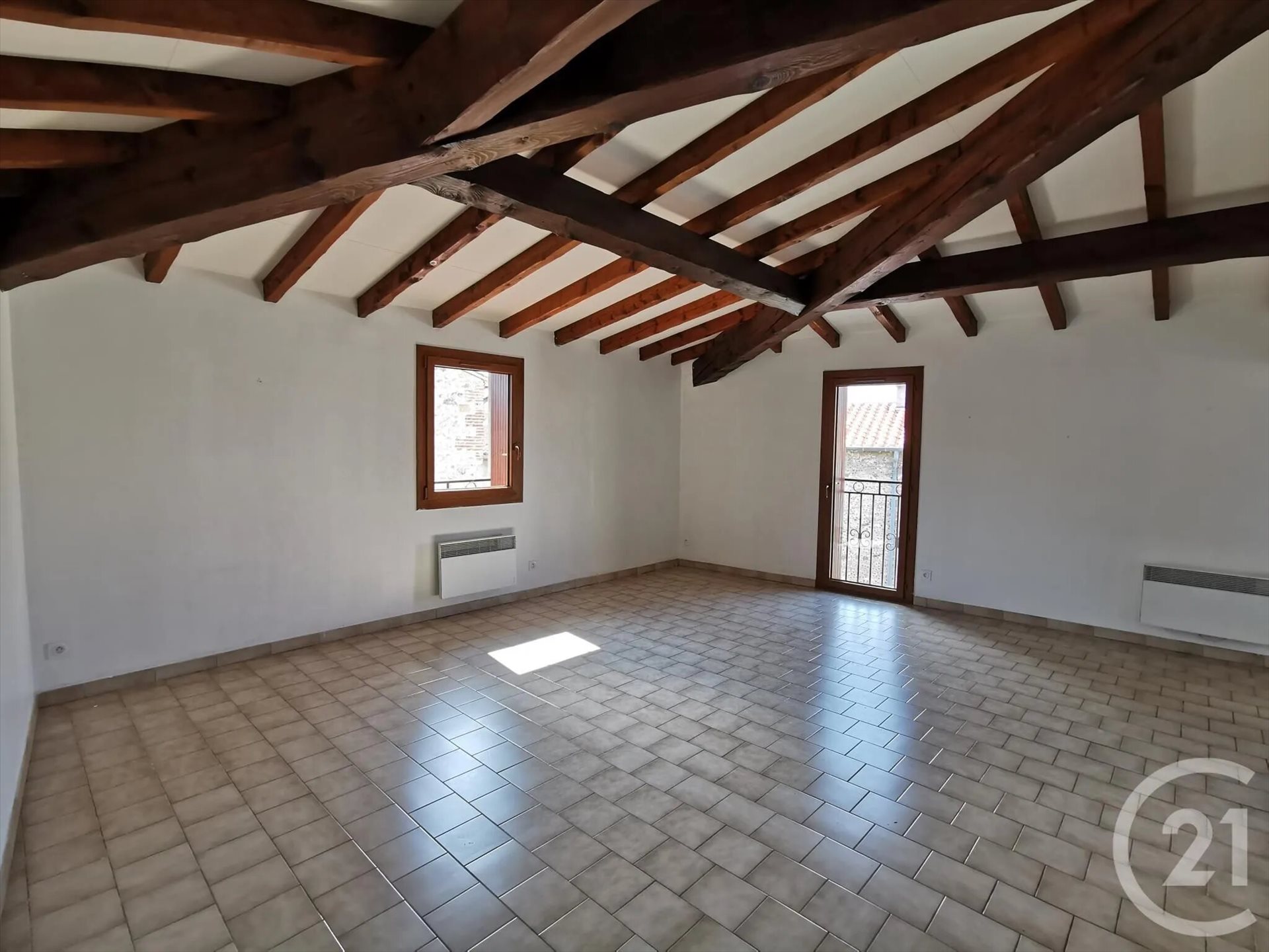 Appartement à louer, 77m², Saint-Génis-des-Fontaines