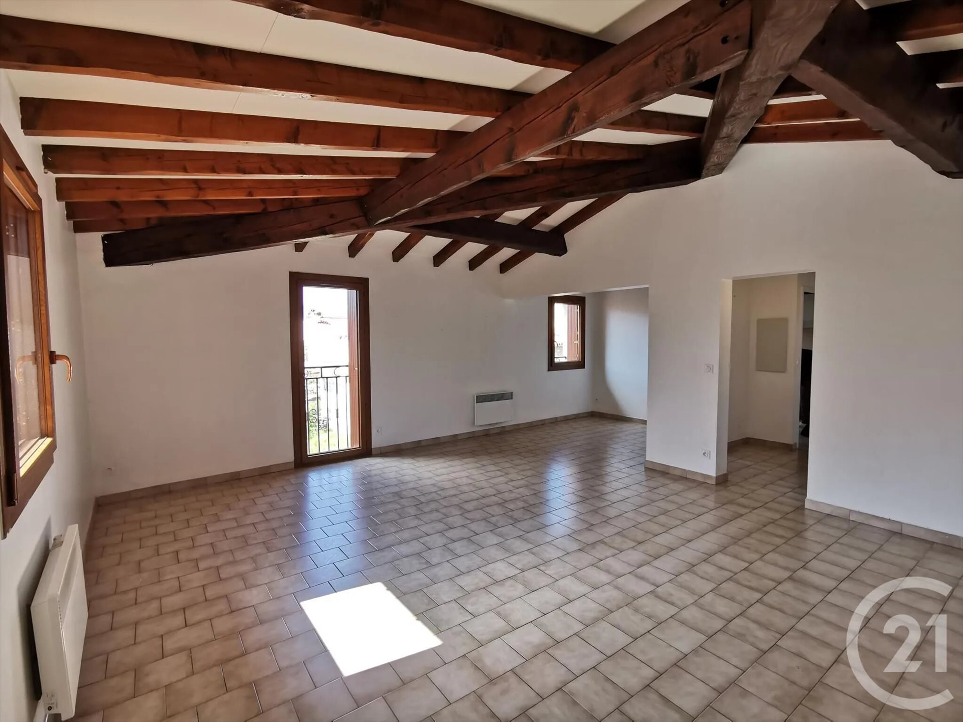 Appartement à louer, 77m², Saint-Génis-des-Fontaines