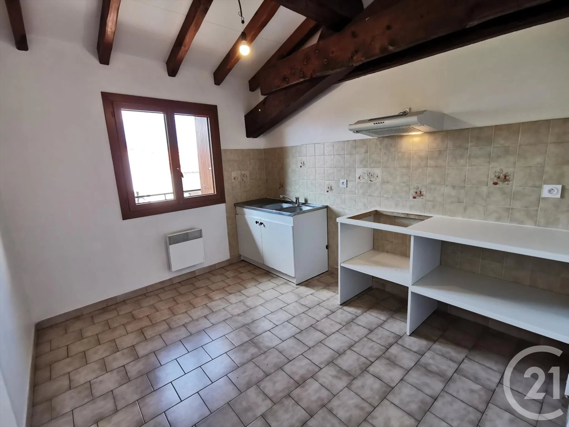 Appartement à louer, 77m², Saint-Génis-des-Fontaines