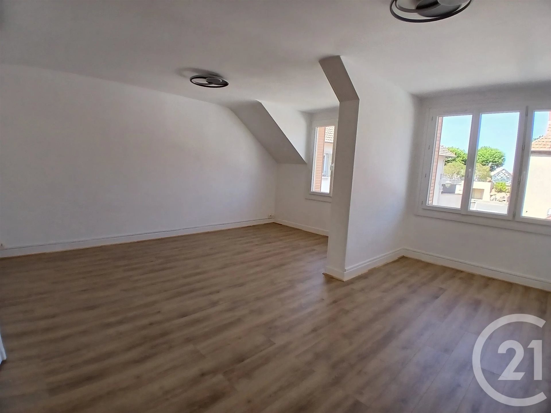 Appartement à vendre, 280m², Néris-les-Bains