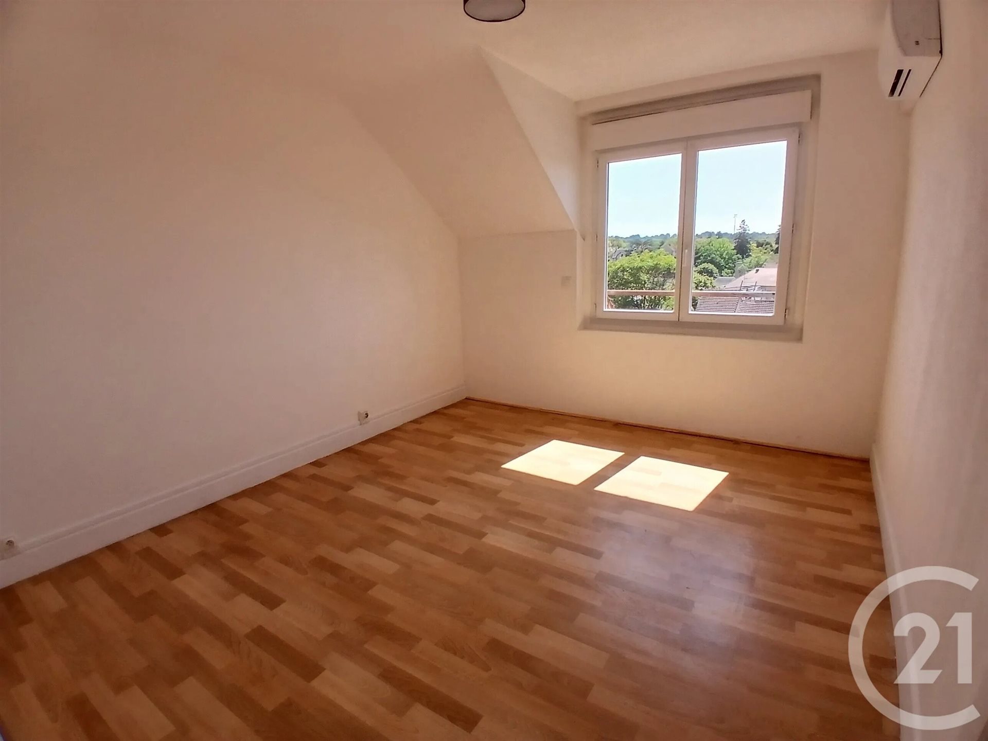 Appartement à vendre, 280m², Néris-les-Bains