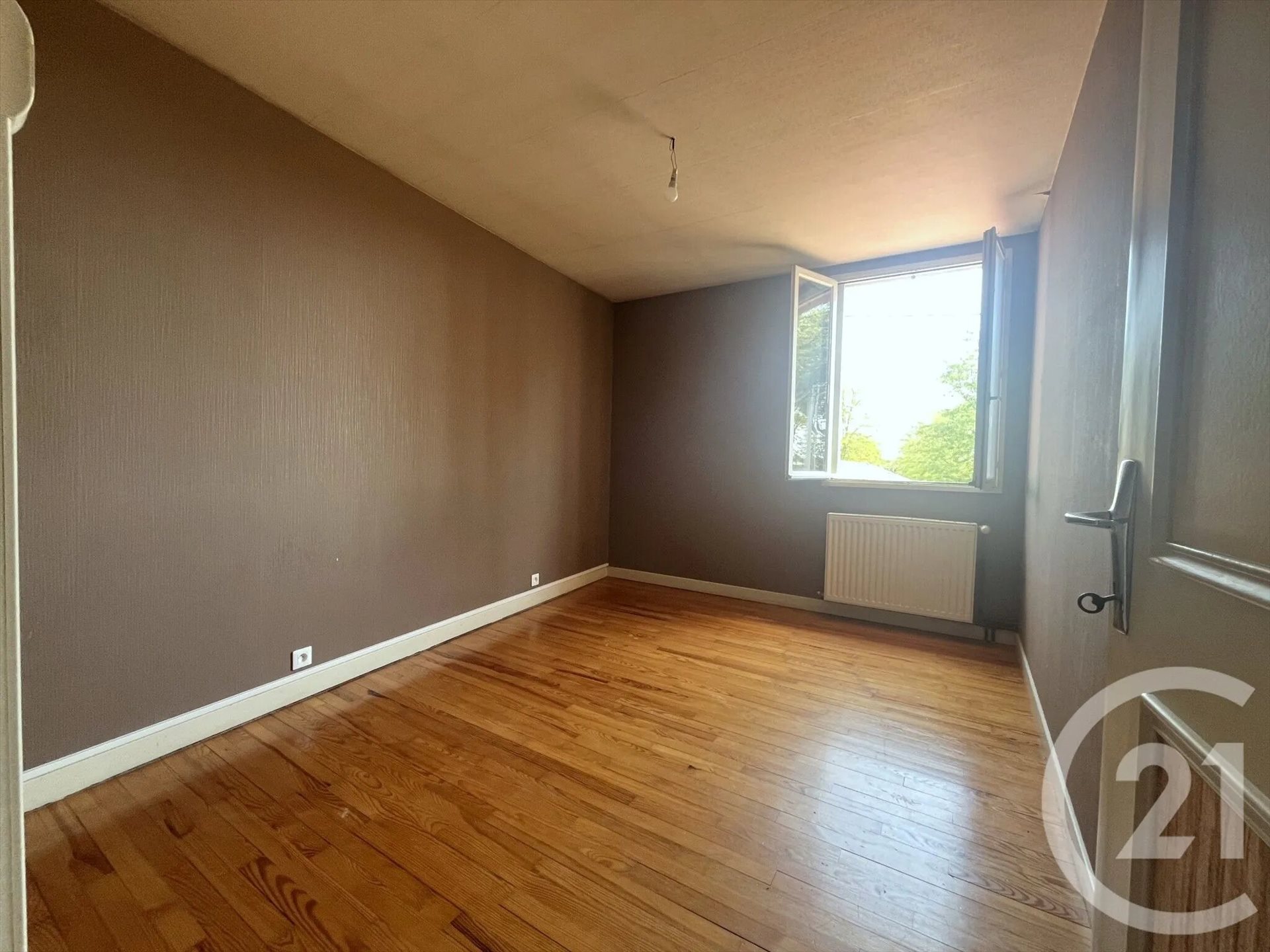 Maison à louer, 69m², Villieu-Loyes-Mollon