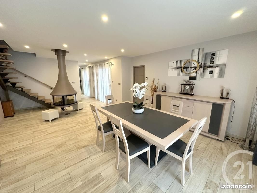Maison à vendre, 161m², Saint-Maurice-de-Gourdans
