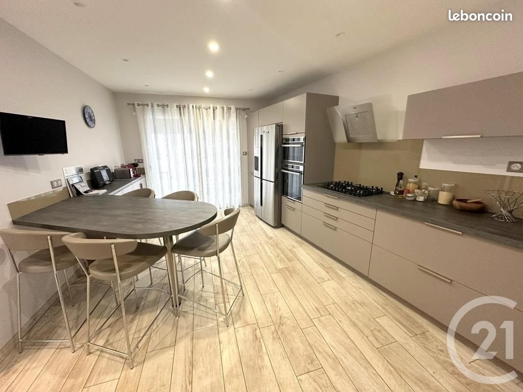 Maison à vendre, 161m², Saint-Maurice-de-Gourdans