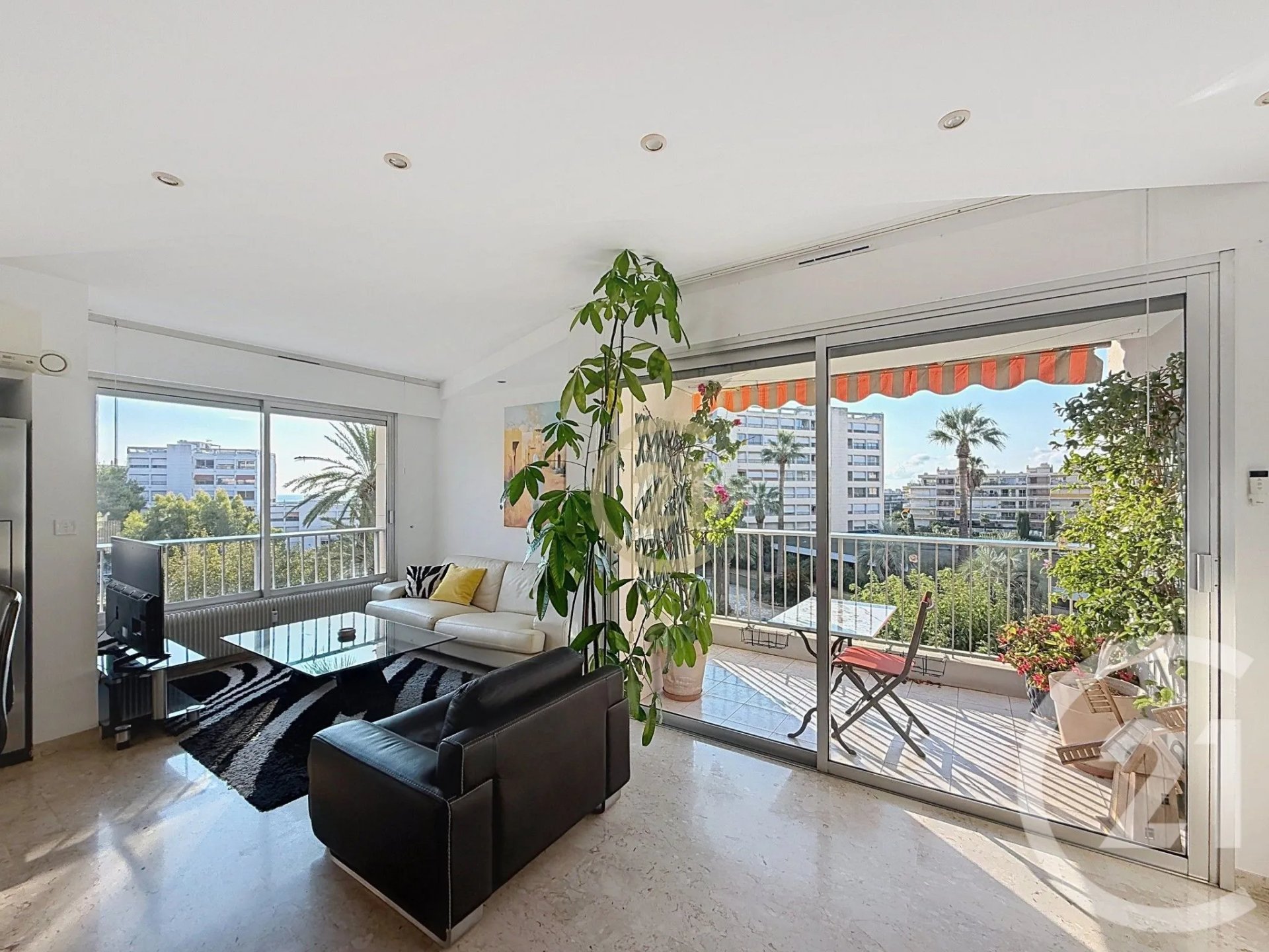 Appartement à louer, 73m², Antibes