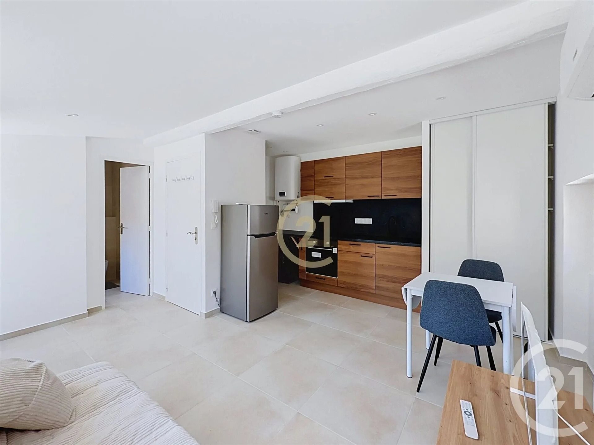 Appartement à louer, 24m², Vallauris