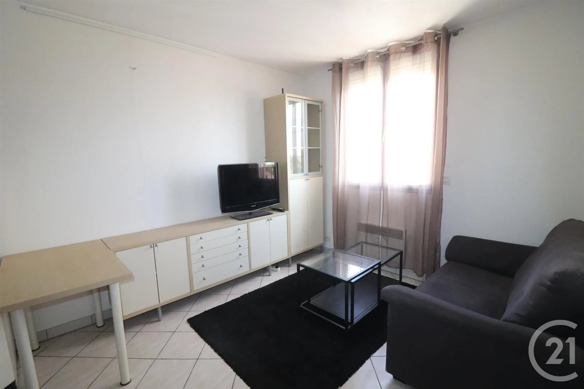 Appartement à louer, 26m², Saint-Prix