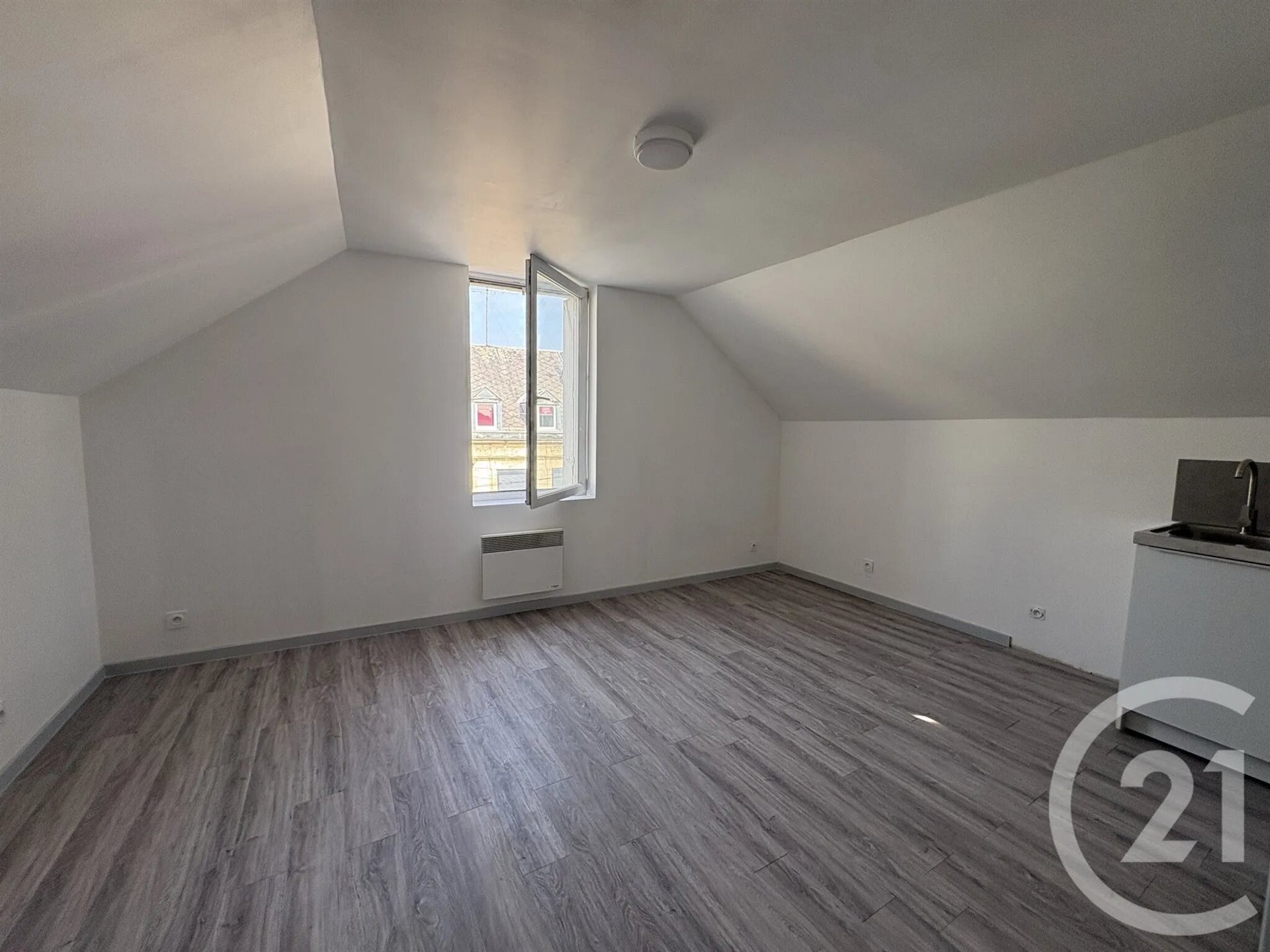 Appartement à louer, 16m², Saint-Quentin