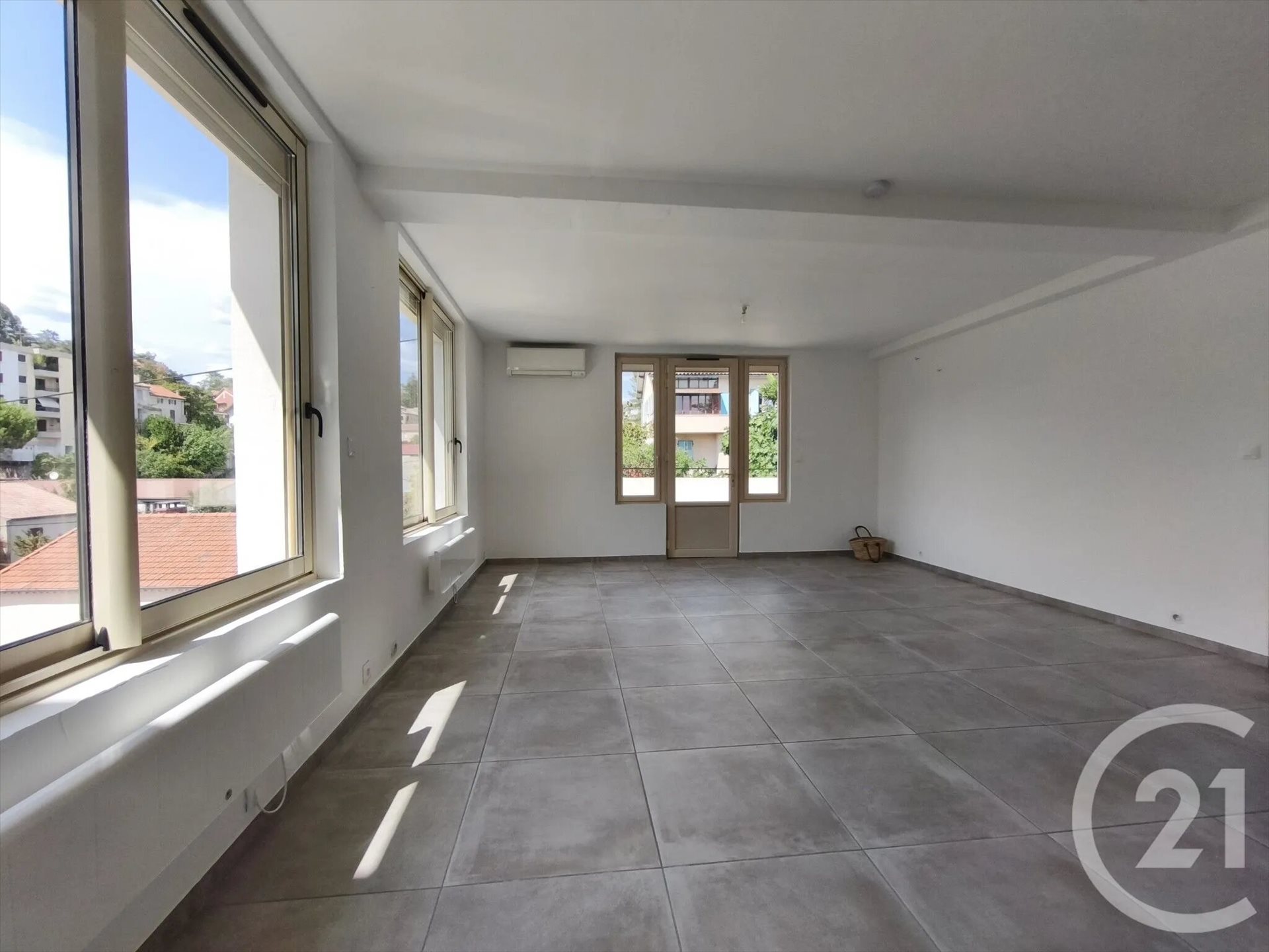 Appartement à louer, 82m², Aubenas