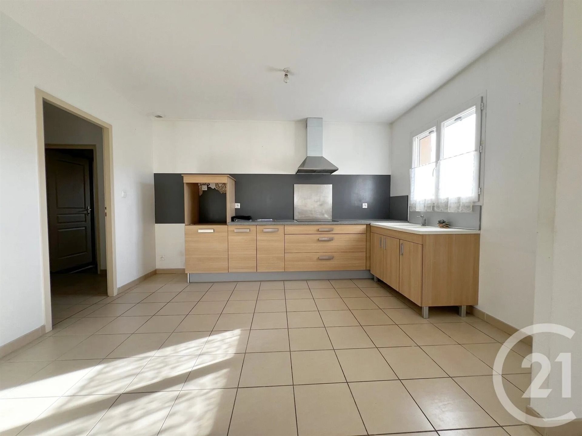Maison à louer, 94m², Aubenas