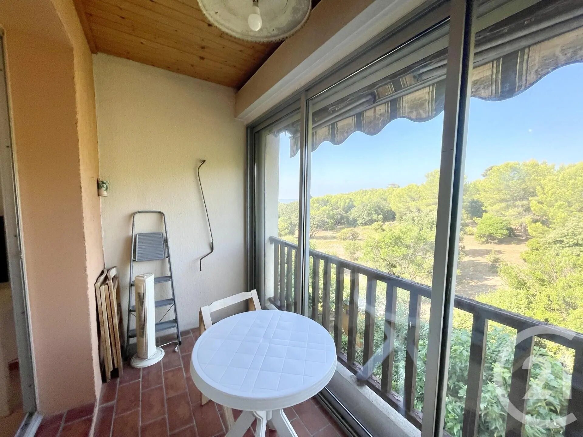 Appartement à louer, 15m², Sausset-les-Pins