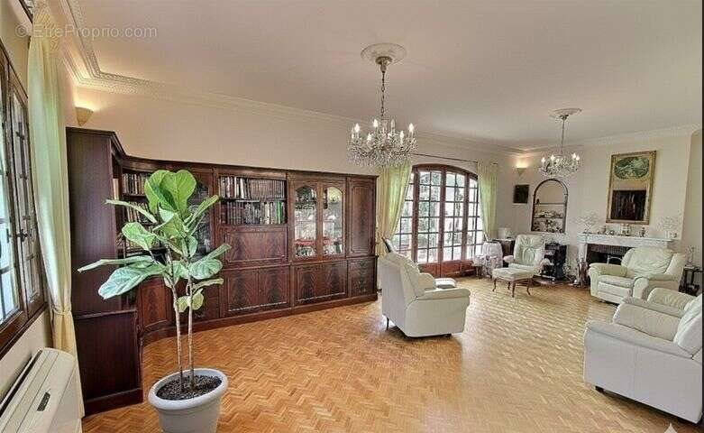 Maison à vendre, 166m², Lescar