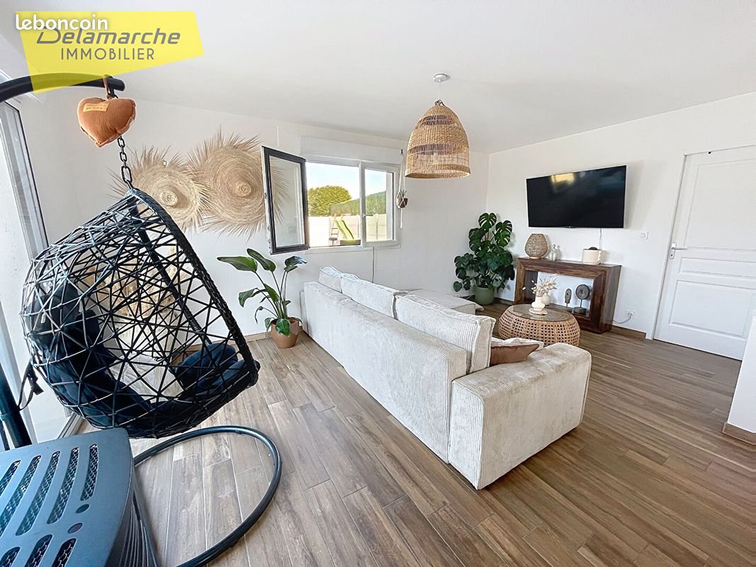 Maison à louer, 96m², Roncey