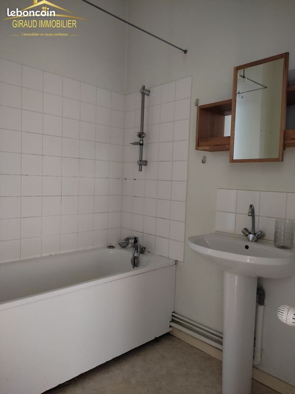 Appartement à louer, 65m², Chauffailles