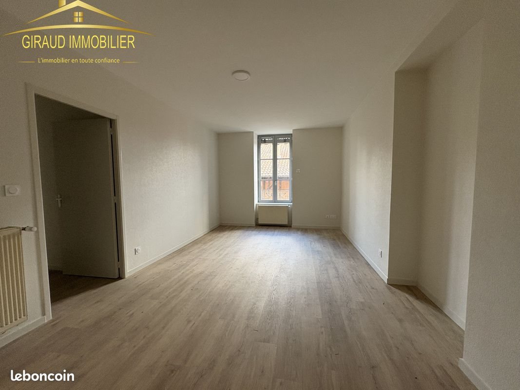 Appartement à louer, 70m², Charlieu