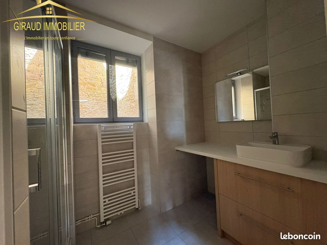 Appartement à louer, 70m², Charlieu