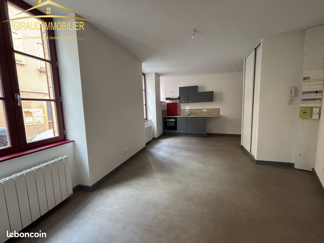 Appartement à louer, 33m², Charlieu