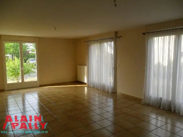 Maison à louer, 178m², Marboué