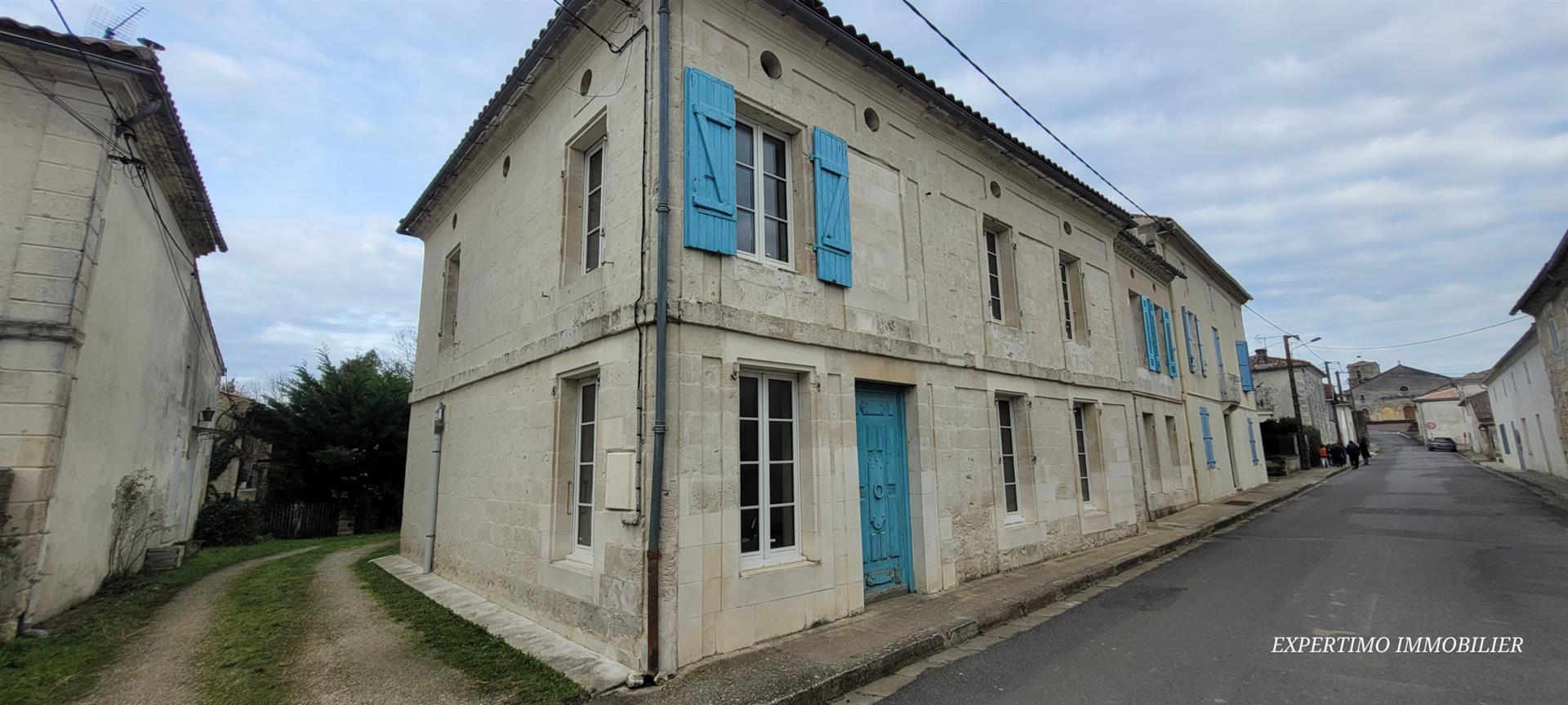 Maison à vendre, 305m², Saint-Thomas-de-Conac