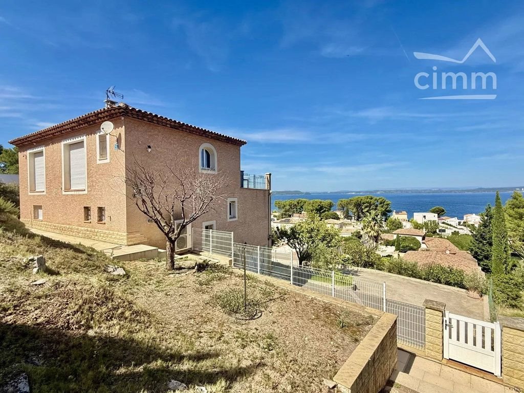 Maison à vendre, 140m², Saint-Mitre-les-Remparts