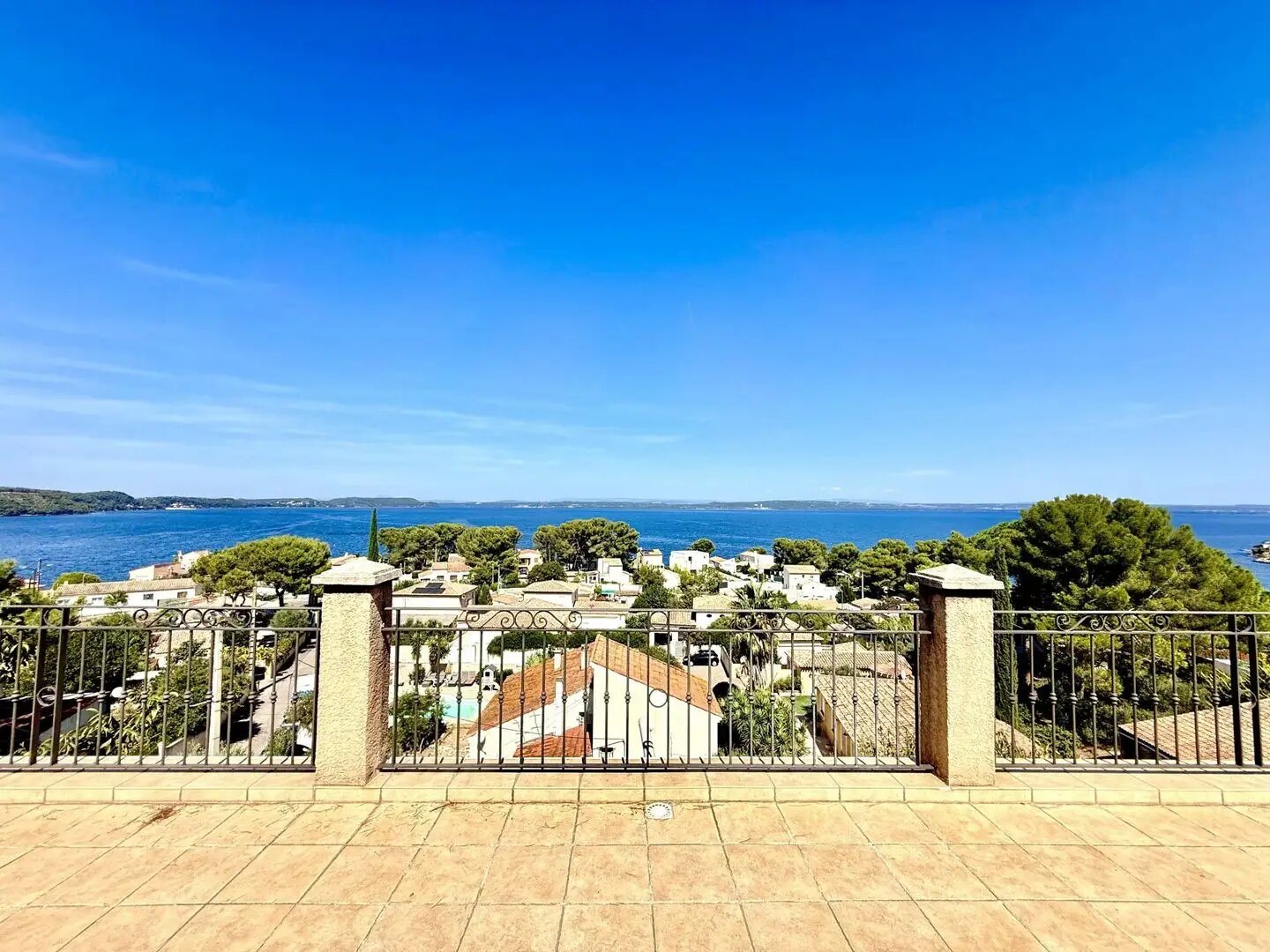 Maison à vendre, 140m², Saint-Mitre-les-Remparts