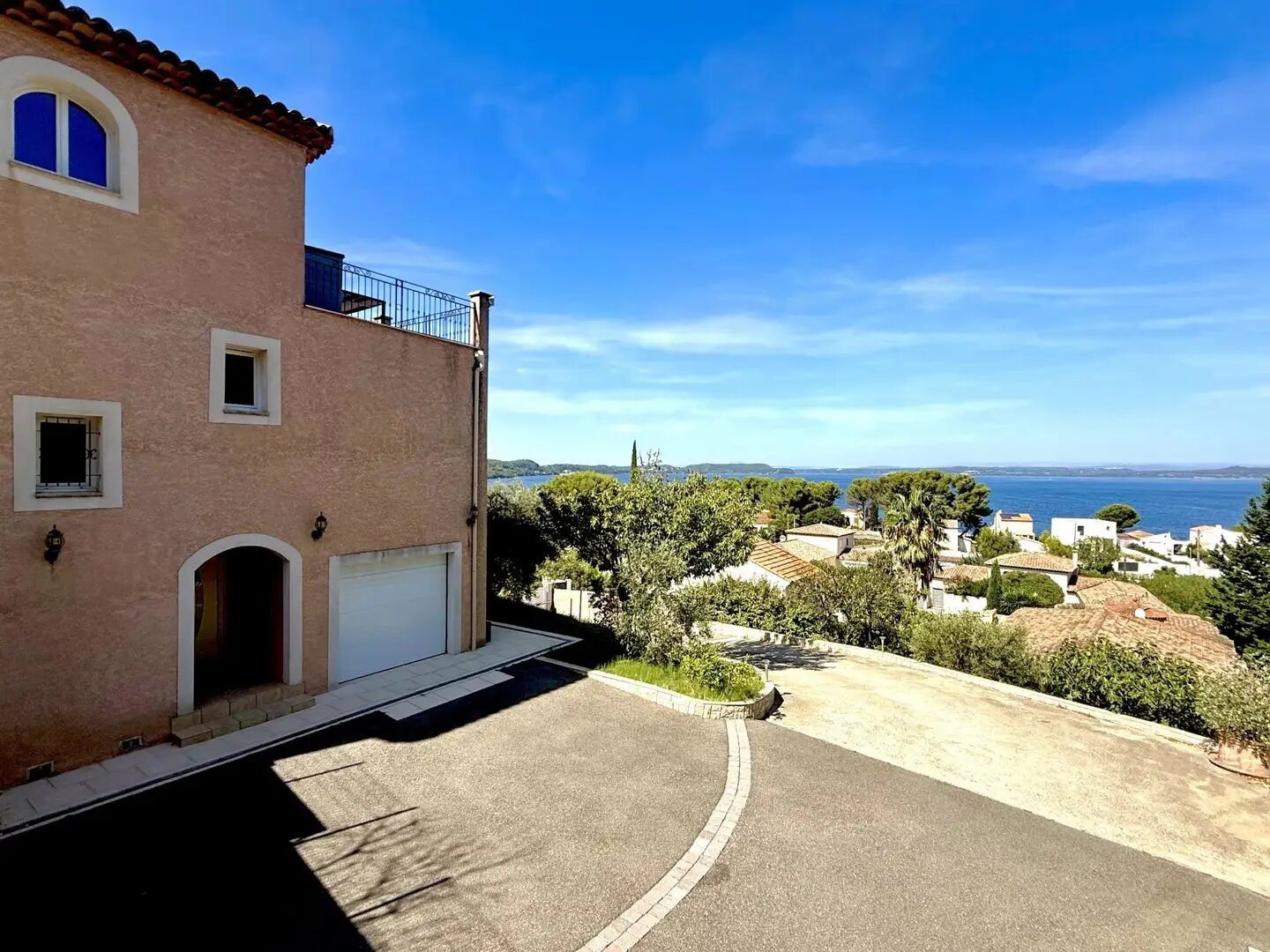 Maison à vendre, 140m², Saint-Mitre-les-Remparts