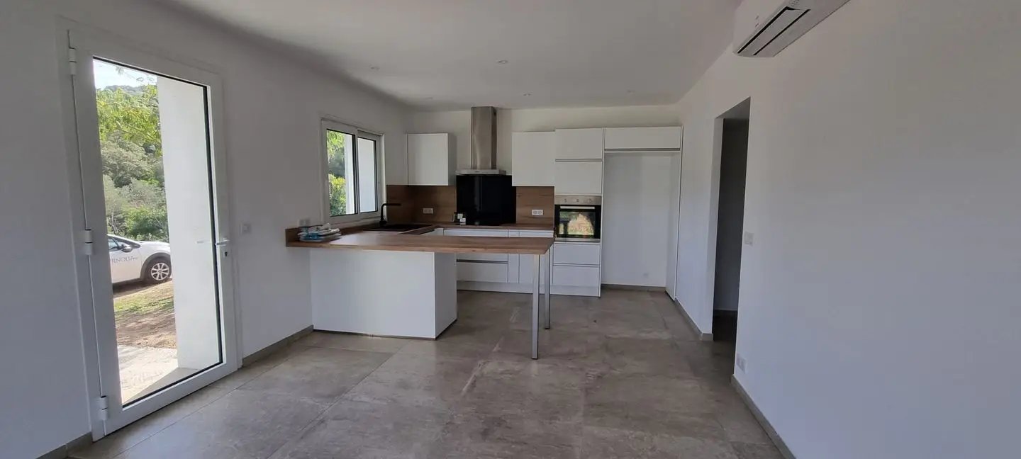 Appartement à louer, 85m², Sotta