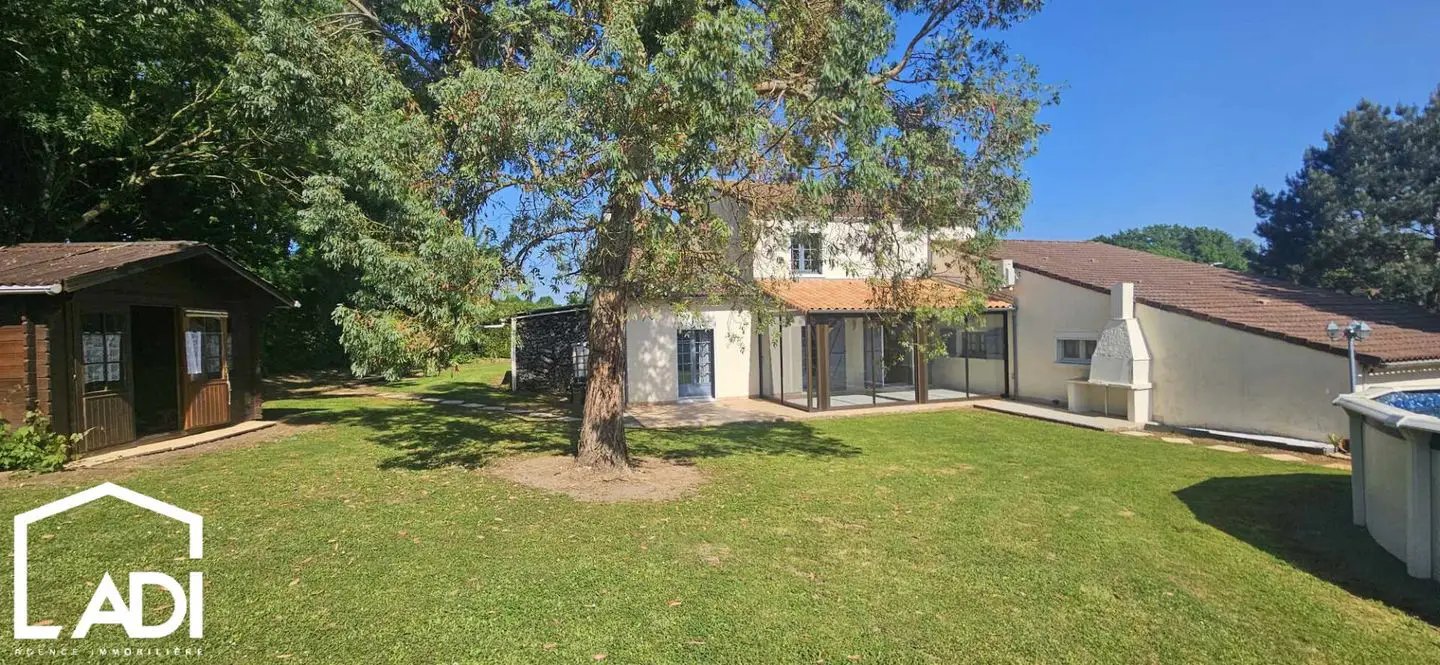 Maison à vendre, 144m², Saint-Martin-de-Saint-Maixent