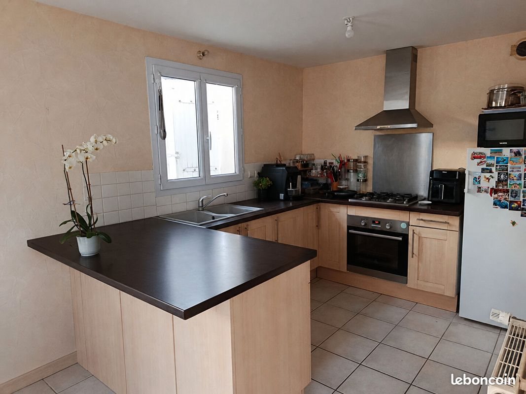 Maison à louer, 80m², Saint-Martin-de-Saint-Maixent