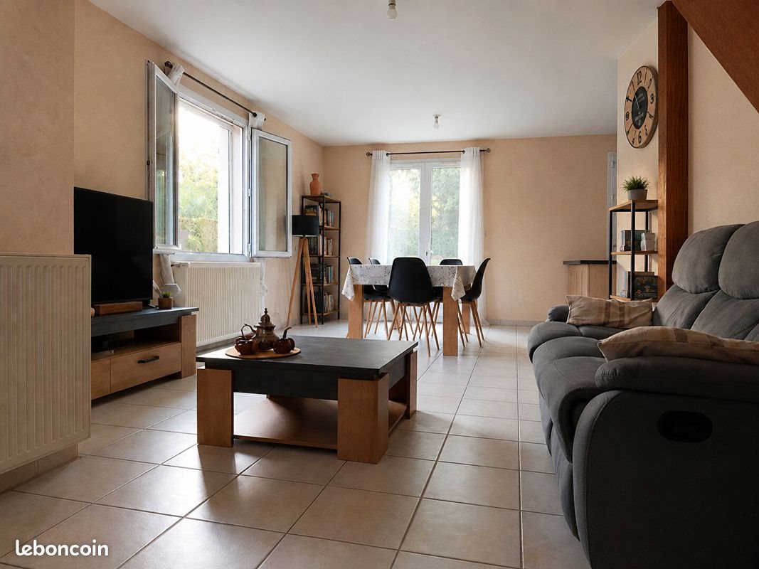 Maison à louer, 80m², Saint-Martin-de-Saint-Maixent