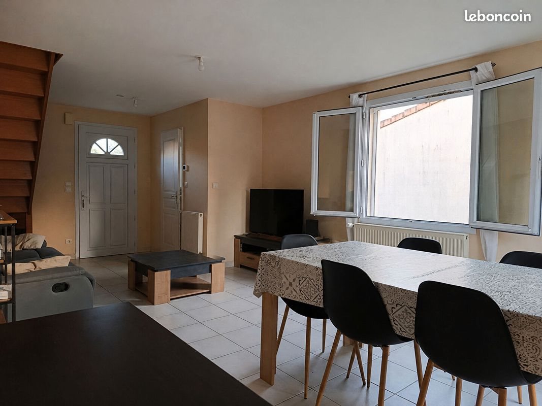 Maison à louer, 80m², Saint-Martin-de-Saint-Maixent