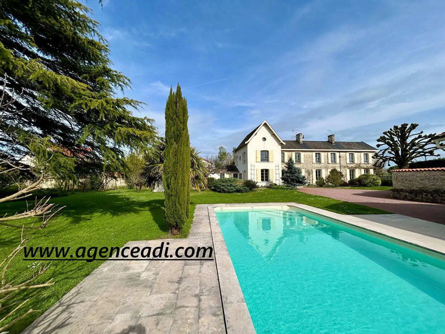 Maison à vendre, 196m², La Crèche