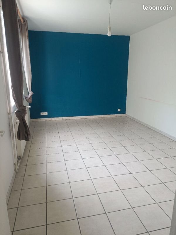 Maison à louer, 84m², Pamproux