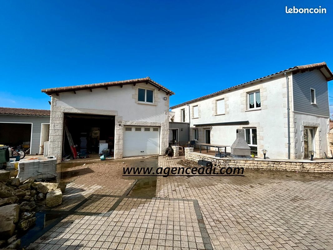 Maison à vendre, 195m², La Crèche