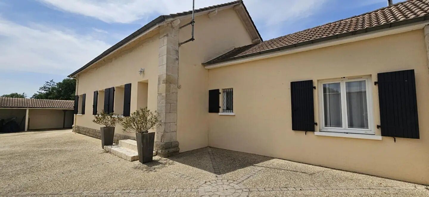 Maison à vendre, 115m², Saint-Martin-de-Saint-Maixent