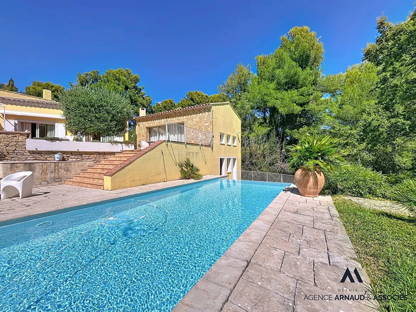 Maison à vendre, 245m², Saint-Cyr-sur-Mer