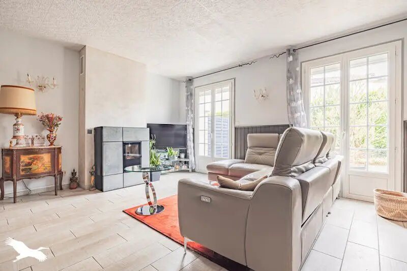 Maison à vendre, 290m², Lussant
