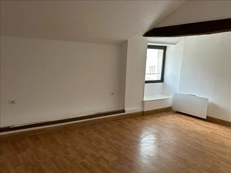 Maison à louer, 49m², Montendre