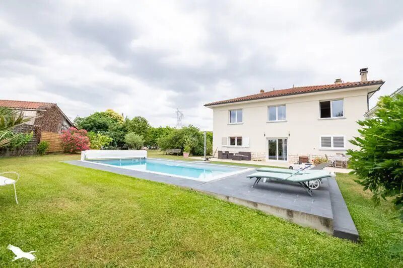 Maison à vendre, 185m², Carbon-Blanc