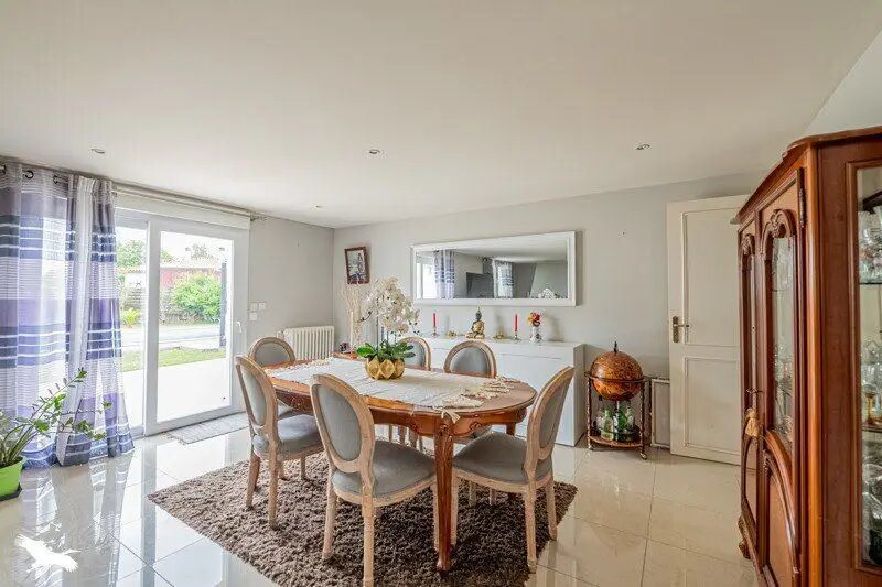 Maison à vendre, 185m², Carbon-Blanc
