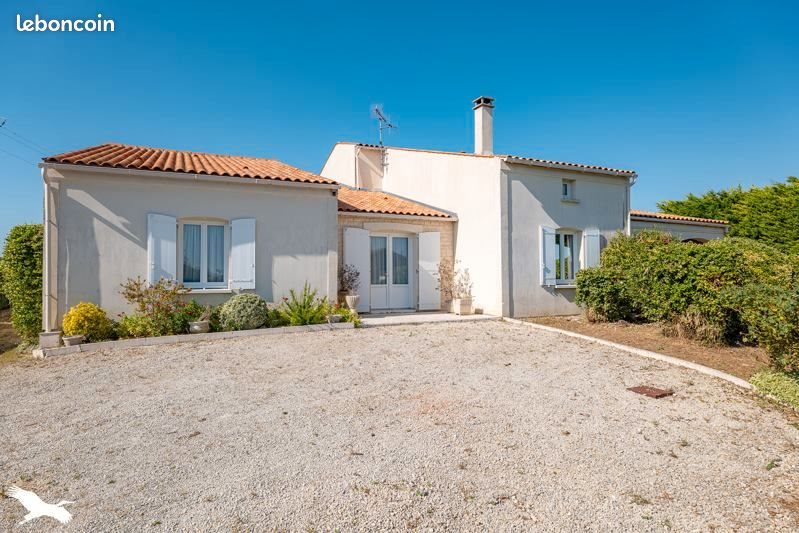 Maison à vendre, 242m², Saintes