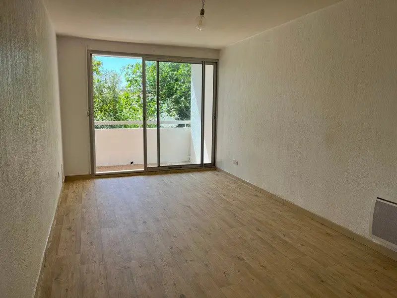 Appartement à louer, 30m², Lunel