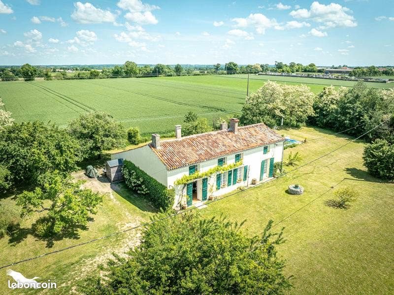Maison à vendre, 174m², Genouillé